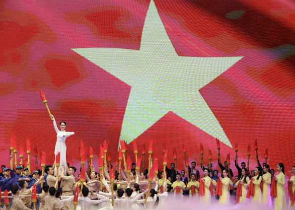 Kỷ niệm 130 năm ngày sinh Chủ tịch Hồ Chí Minh: 'Trong bầu trời không gì quý bằng nhân dân'