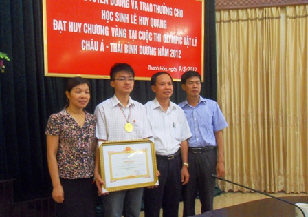 Cậu học trò xứ Thanh giành HCV Olympic Vật lý châu Á 