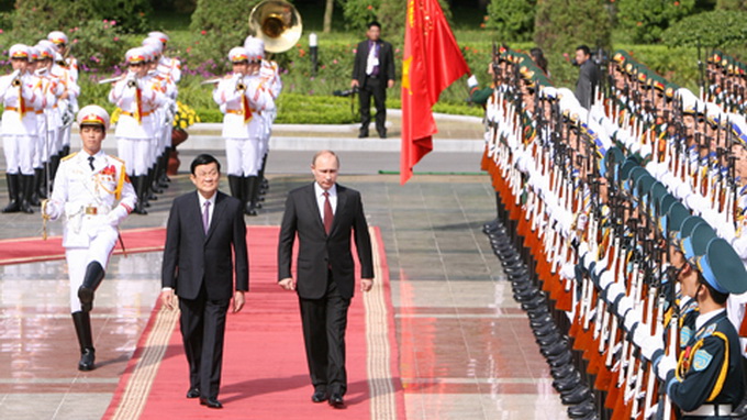 Chủ tịch nước Trương Tấn Sang chủ trì lễ đón Tổng thống Putin