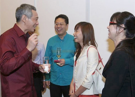 Nữ sinh Việt được Thủ tướng Singapore tiếp chuyện