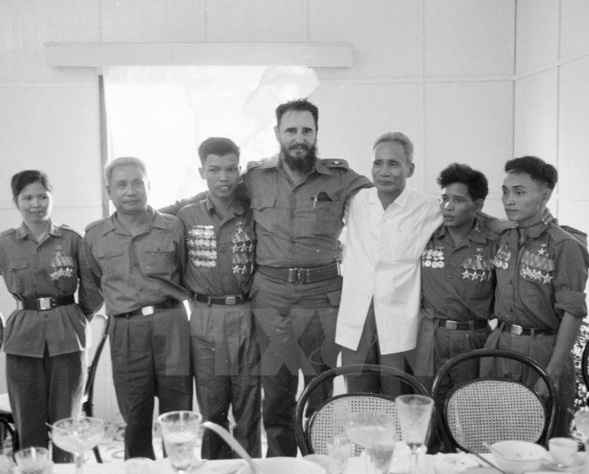 Hình ảnh Fidel Castro với các lãnh đạo Việt Nam